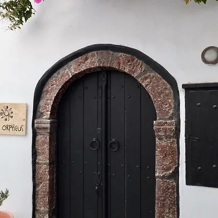 Orpheus Santorini Villa *