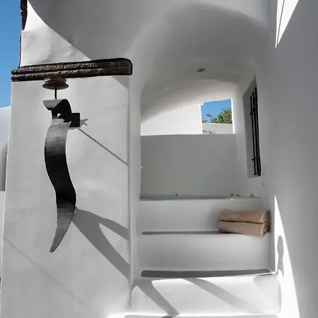 Orpheus Santorini Villa *