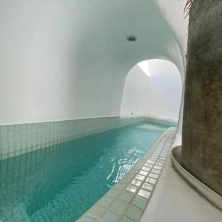 Orpheus Santorini Villa *