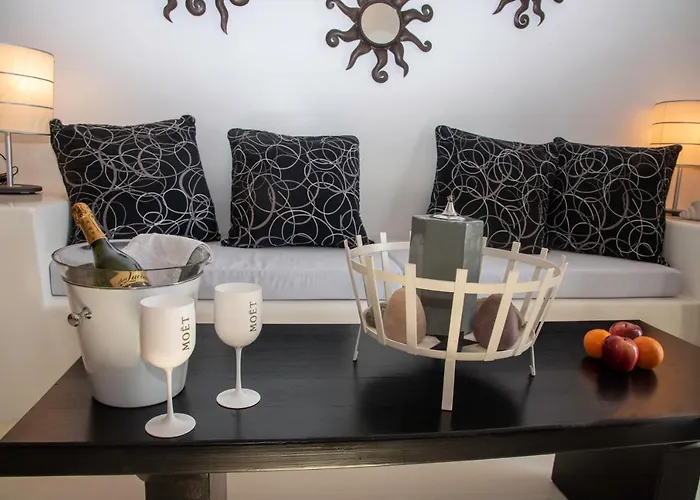 Orpheus Santorini Megalochori (Santorini)