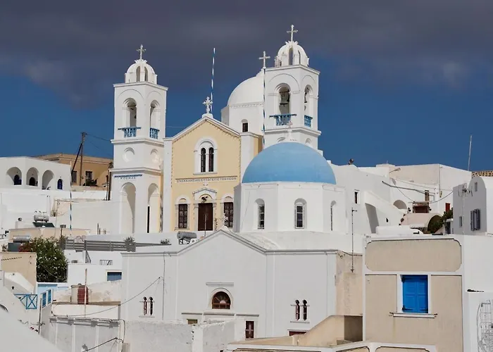 Orpheus Santorini * Megalochori (Santorini)