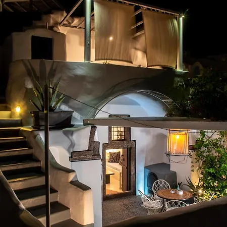 Willa Orpheus Santorini