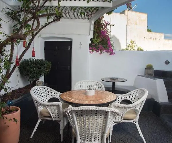 Orpheus Santorini Villa