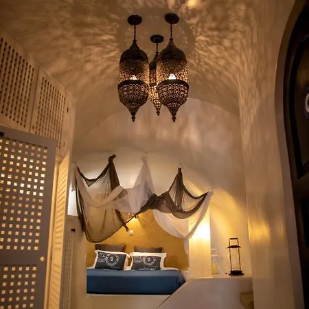 Orpheus Santorini Μεγαλοχώρι