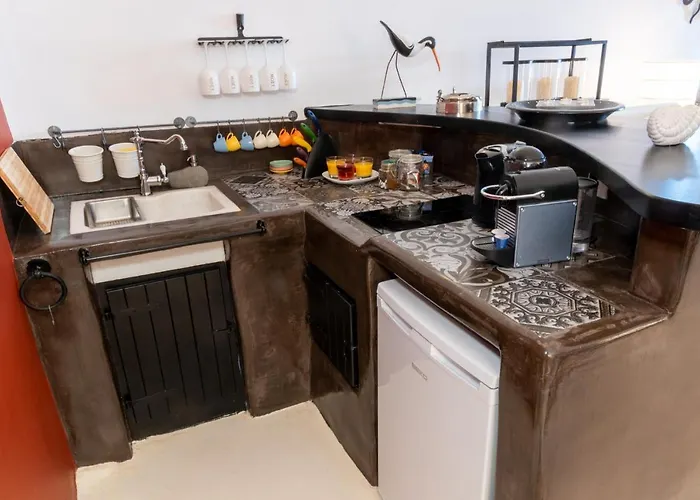 Willa Orpheus Santorini